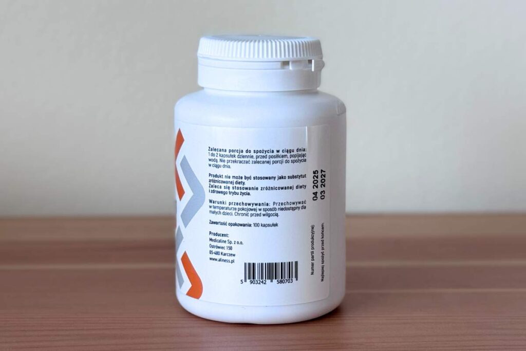 Etykieta Colostrum Koziego Aliness, która informuje o zalecanej porcji do spożycia w ciągu dnia
