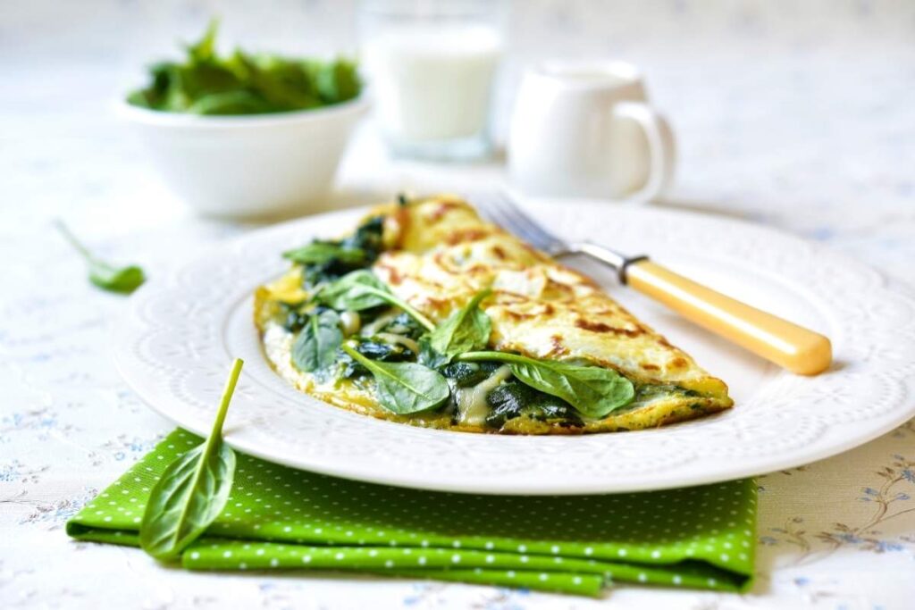 Omlet ze szpinakiem to zdrowe śniadanie na diecie cukrzycowej