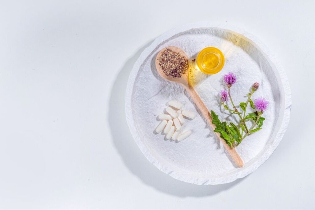 Ostropest plamisty w 3 różnych formach