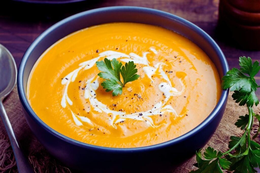 Na obiad możesz zjeść krem z marchewki, który też jest low FODMAP